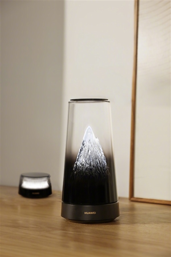 余承东公布神秘新品“日照金山”真身：华为路由X3 Pro！