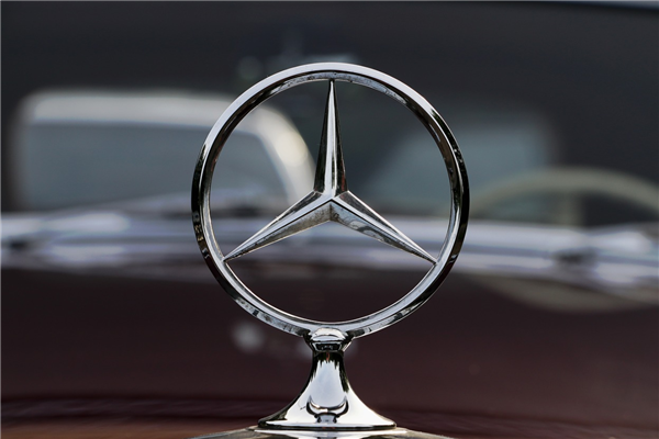 奔驰约4000名员工接受遣散费 高管最高可获得50万欧元