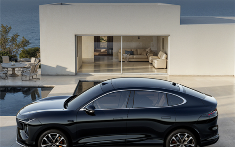 同级唯一800V大电池增程SUV！智己LS6 52 Max+版上市：限时22.99万