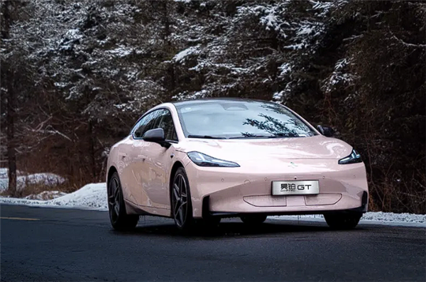 15万买中型纯电性能轿跑！广汽昊铂GT全新Lite版上市