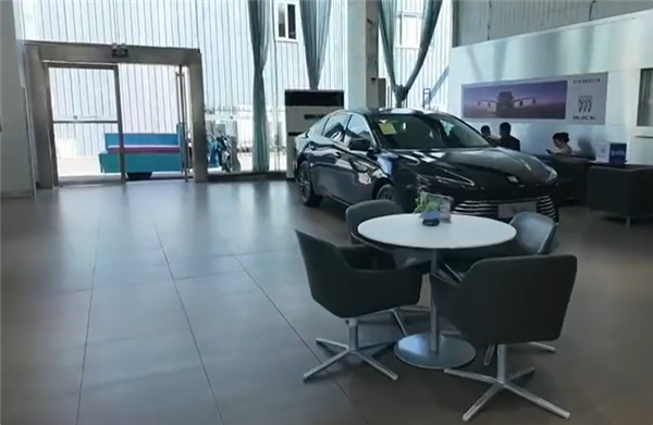 男子16万买新车交付时却变展车 4S店：在库车辆 不存在违约