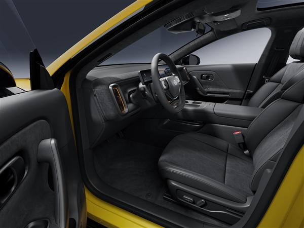 新势力纯电“高尔夫” 零跑Lafa5内饰官图发布：战斗感极强