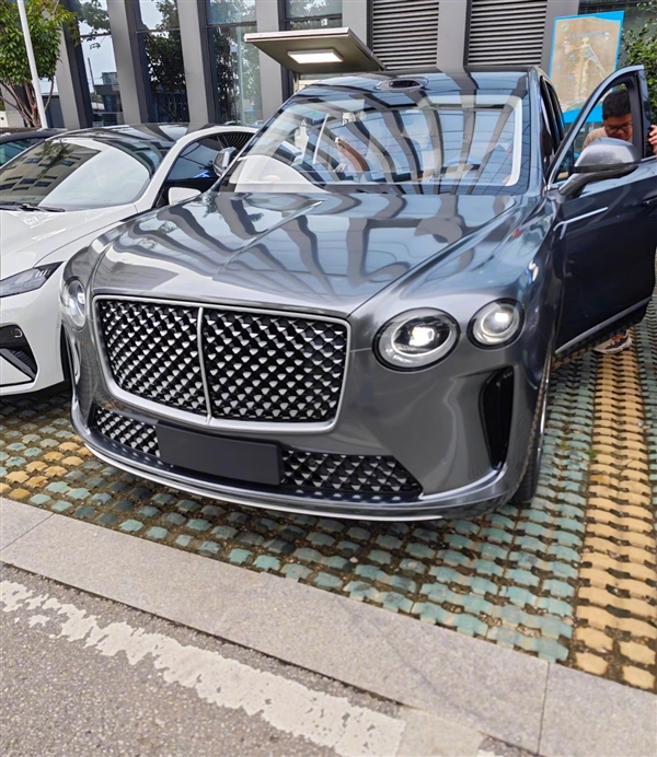 不是老头乐 国内造车新势力新车出街：几乎1:1复刻宾利添越！