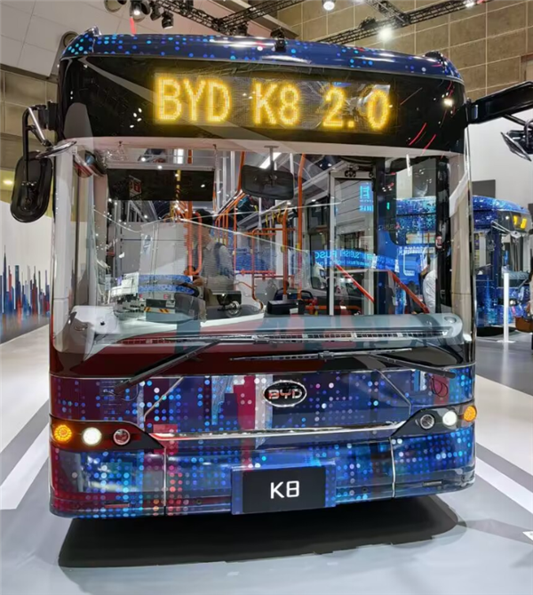 两款专为日本打造 比亚迪J6、J7、K8纯电巴士亮相东京车展