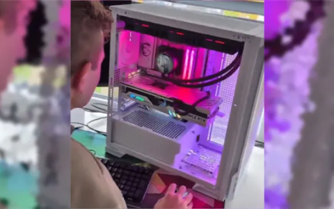 连显示器都省了！玩家成功在CPU水冷小小屏幕上玩《战地6》