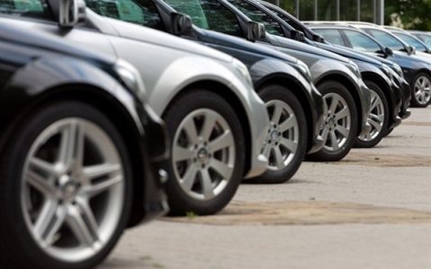 上半年超一半4S店赔钱！专家：传统豪华品牌被弃 改卖华为系等高端新能源