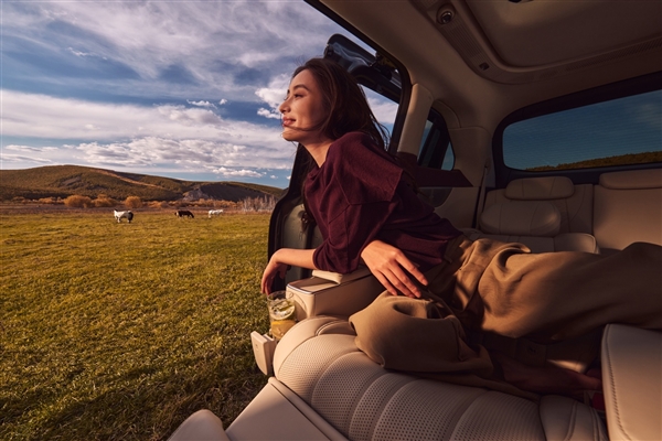 配60升大油箱 小鹏X9增程版内饰公开：全车用4.2米进口真木