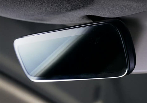 2580元 智界R7流媒体后视镜预售：暴雨天气也清晰