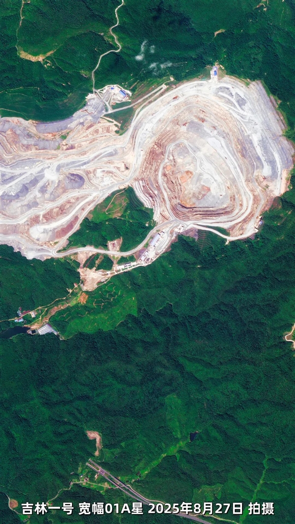 卫星俯瞰亚洲最大的露天铜矿：如同“大地指纹”