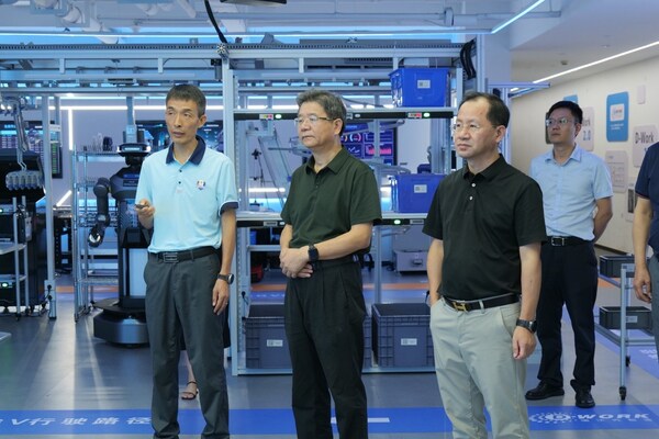 陈炳荣一行调研中之杰智能，深度考察德沃克X-Agent创新成果