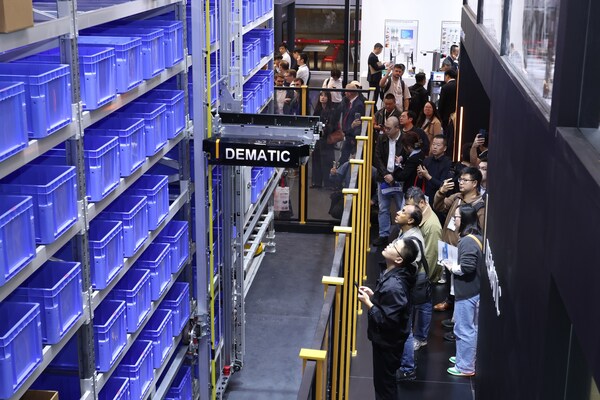 德马泰克飞龙料箱系统