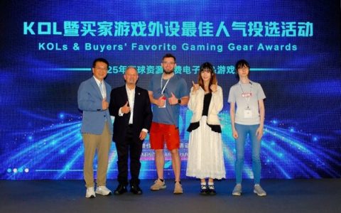 KOL评审右起：中国香港ValorGear、英雄联盟赛事官方解说瞳夕、波兰Zinemniak、NASEF首席执行官Gerald Solomon