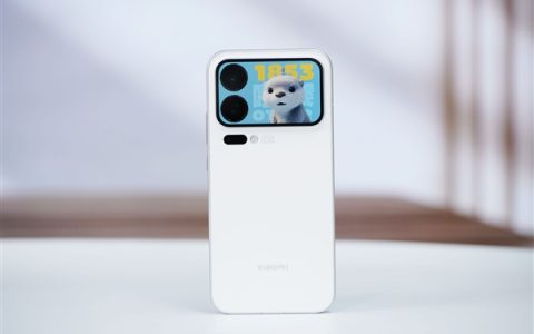 卢伟冰：小米下一代手机继续采用背屏设计