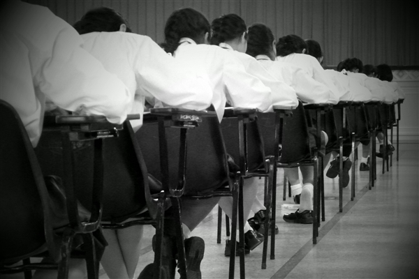 你支持取消中考吗！不用中考 十二年贯通式学校来了