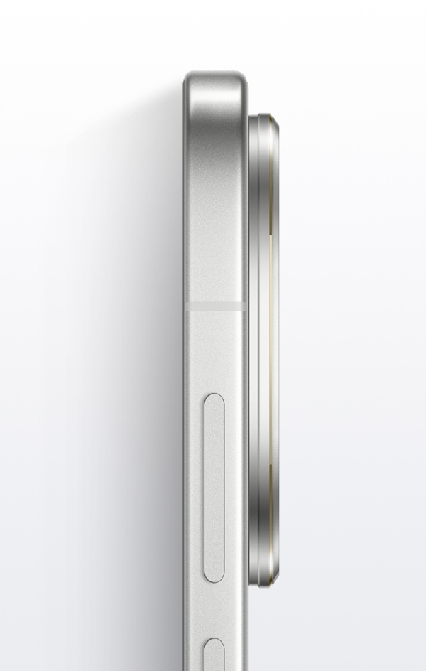 真我外观质感新巅峰！GT8 Pro设计细节公布 行业首创机械拼装+金属中框