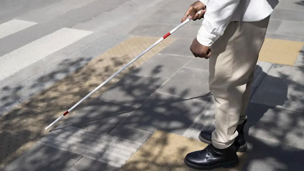 意大利男子假装失明超半个世纪 骗取超830万元残障补助