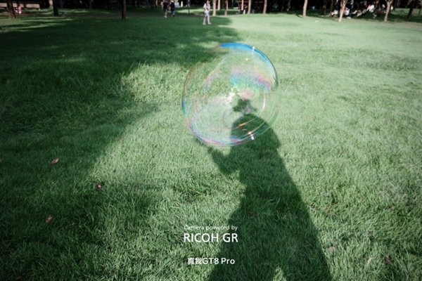 首次联名相机品牌 真我GT8 Pro实拍样张首秀 理光GR味儿拉满