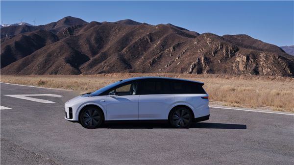 新能源汽车不再焦虑：平均导航距离看齐燃油车 1000公里+大增6倍