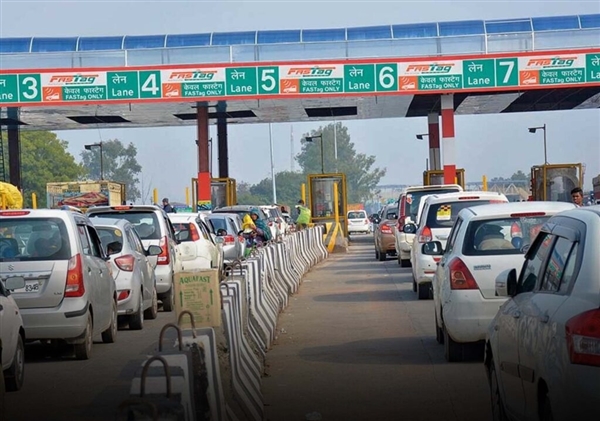 过节只发90元 嫌奖金少了！印度高速收费站员工免费放5000辆车通行