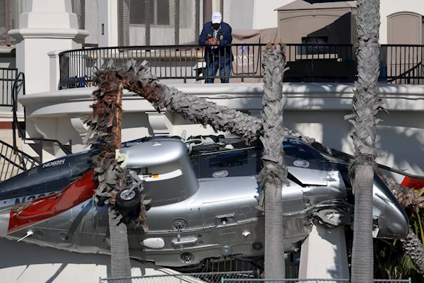 三天连续三起坠机事故！美国又一小飞机坠毁高速公路 已致2死1伤