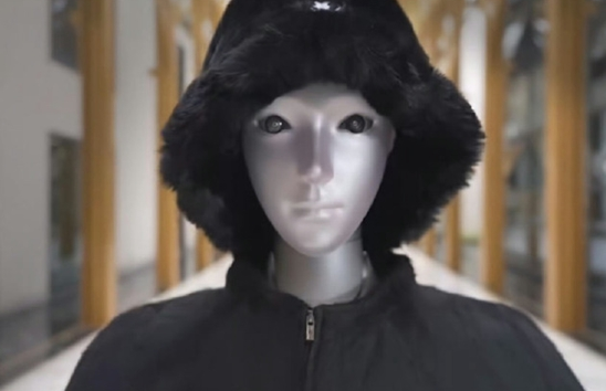 王兴兴回应新款人形机器人长得可怕：前几代头部非常简易 把仿生人脸加了上去