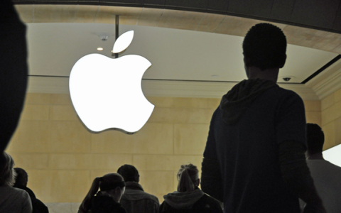 苹果又陷版权泥潭！被起诉使用盗版书籍训练AI