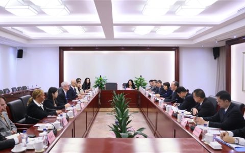 工信部部长会见苹果CEO库克 苹果将继续加大在华投资