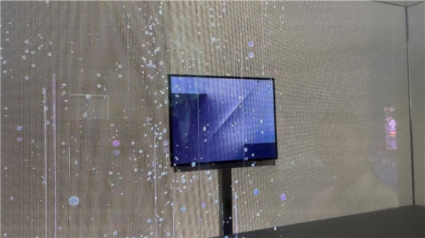 安卓史上第一款！三星三折叠屏亮相：跟华为方案有区别