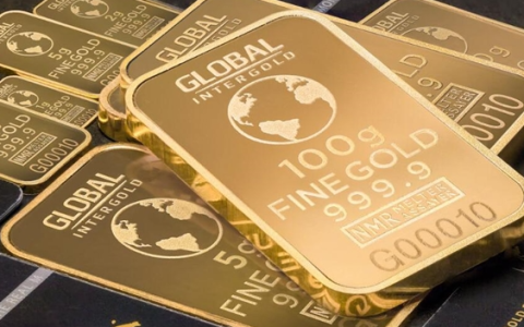 回收商回应男子出手2公斤金条赚百万：每天电话接不过来 一天收100多单