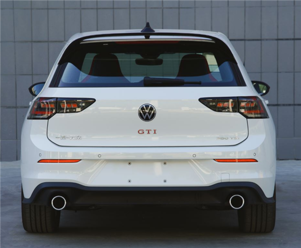 德系钢炮还香不 新款大众高尔夫GTI上市：限时成交价199999元