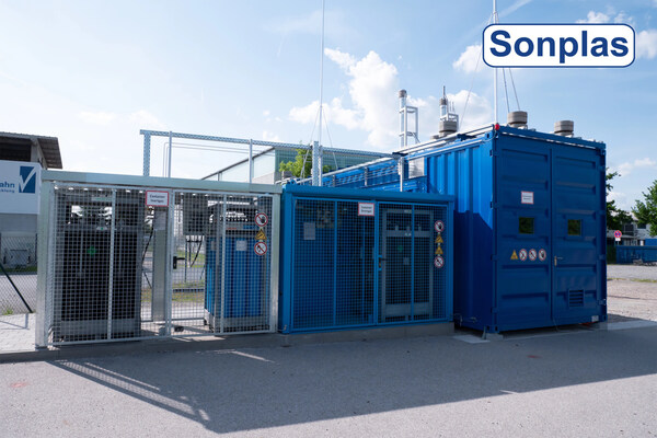 除测试服务外，客户还可购买包含测试台在内的整套测试中心，用于自主基础设施建设