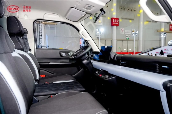 9.58万 比亚迪纯电轿卡T4发布：一度电能跑5.5公里