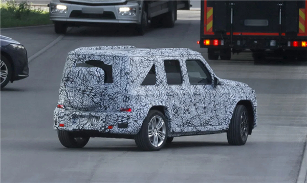 敢卖100万的纯电方盒子 奔驰小G谍照曝光：依旧硬派