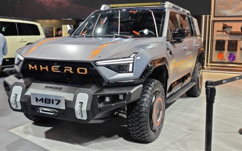 改装党狂喜！猛士M817 Hero版正式上市：售价30.19万元