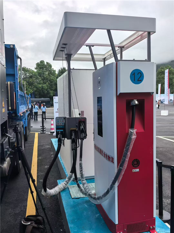 华为兆瓦充电加持 云南高速公路重卡绿电超充走廊全线贯通