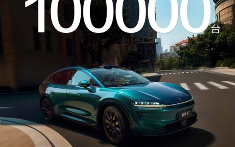 特斯拉Model Y国产强敌！智界R7累计交付量破10万台