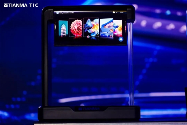 天马发布49.6英寸车载全景沉浸天轩屏：能变弯的中控屏也来了