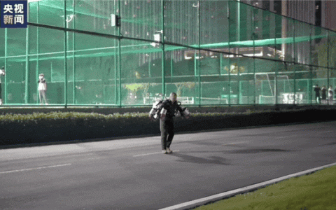 浙大校园有人原地起飞！现实版“钢铁侠”诞生了