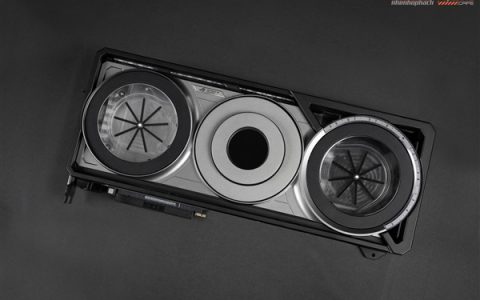 保留显卡原设计：水冷与ROG夜神RTX 5090/5080融为一体！管线全隐藏