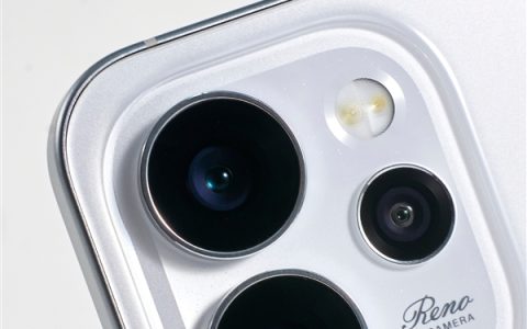 OPPO Reno15真机首次亮相：iPhone同款冷雕工艺、2亿像素主摄