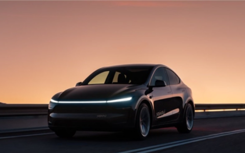 特斯拉无人网约车服务向公众全面开放：前提是用iPhone手机