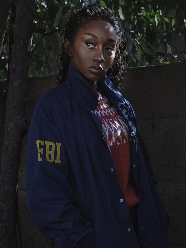 别样风情：黑妹Cos《生化危机4》艾达王