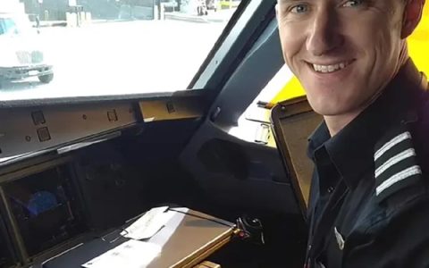 美飞行员吃迷幻蘑菇 飞行途中试图关发动机：法院宣判