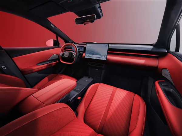 15万级纯电王炸！领克Z20曜红版正式上市：全球首创流光尾翼灯