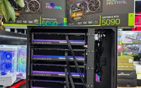 显卡自由：四块RTX 5090组装主机！几乎占据整个机箱