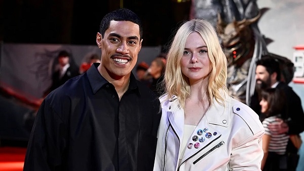 《铁血战士：杀戮之地》高分开局