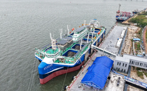 全球首创！漂浮式动力定位养殖平台“湛江湾1号”交付