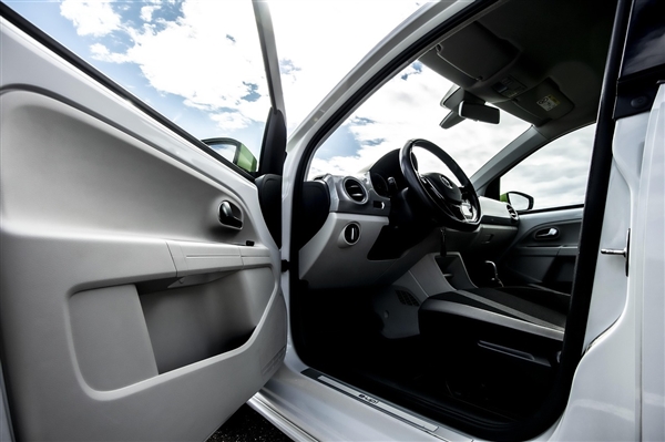 专家谈汽车隐藏式门把手：不能降低风阻 没有机械解锁结构耽误救援