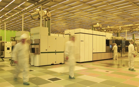 台积电封装产能供不应求 苹果高通转向英特尔寻求破局