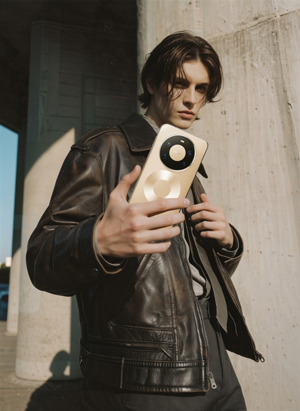 华为Mate 80系列官图来了：全新双环设计 史上最美Mate